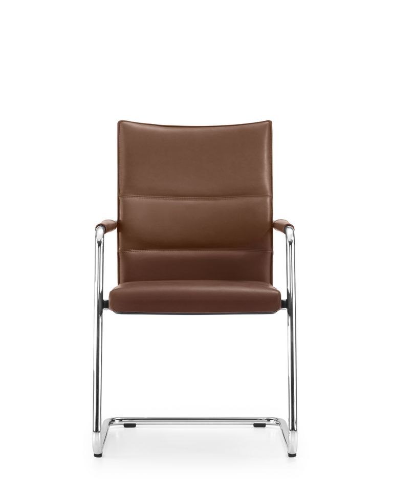 Schwingstuhl mit brauner Polsterung Executive, Frontansicht