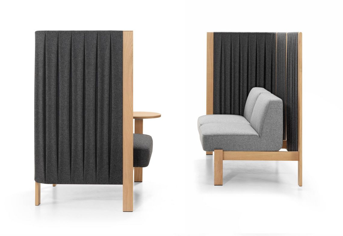 Loungesofa Zweisitzer und Sessel in grau gepolstert mit Sichtschutz Paneele