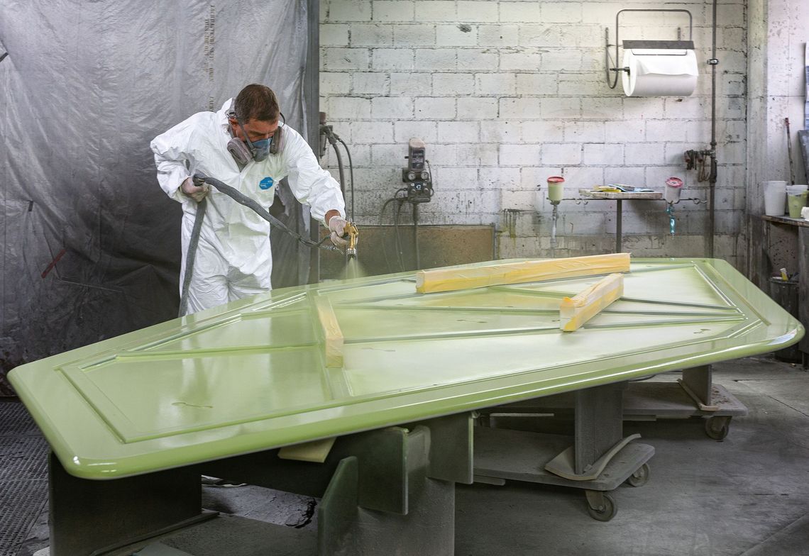 Oberflächenveredelung eines Tisches