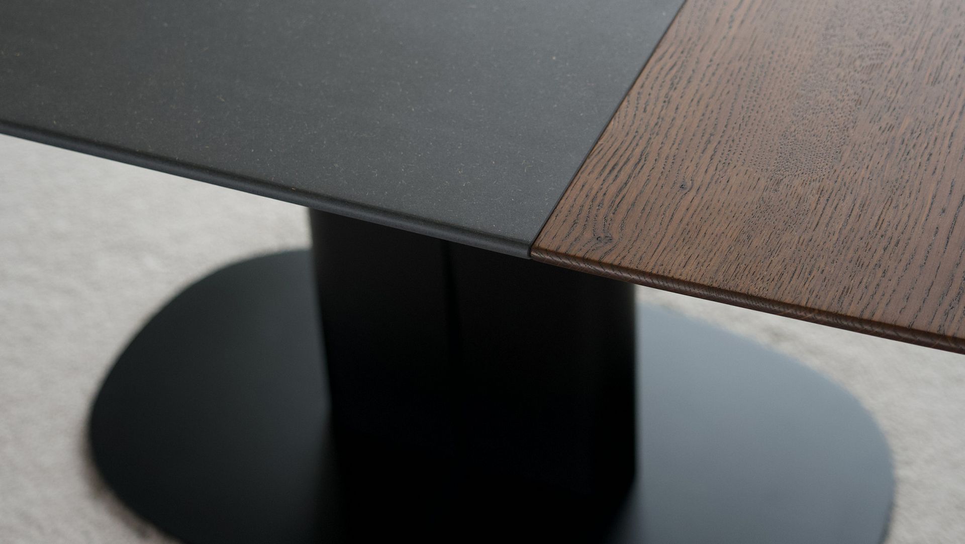 Einlageplatte aus durchgefärbtem Holzfasermaterial, Valchromat