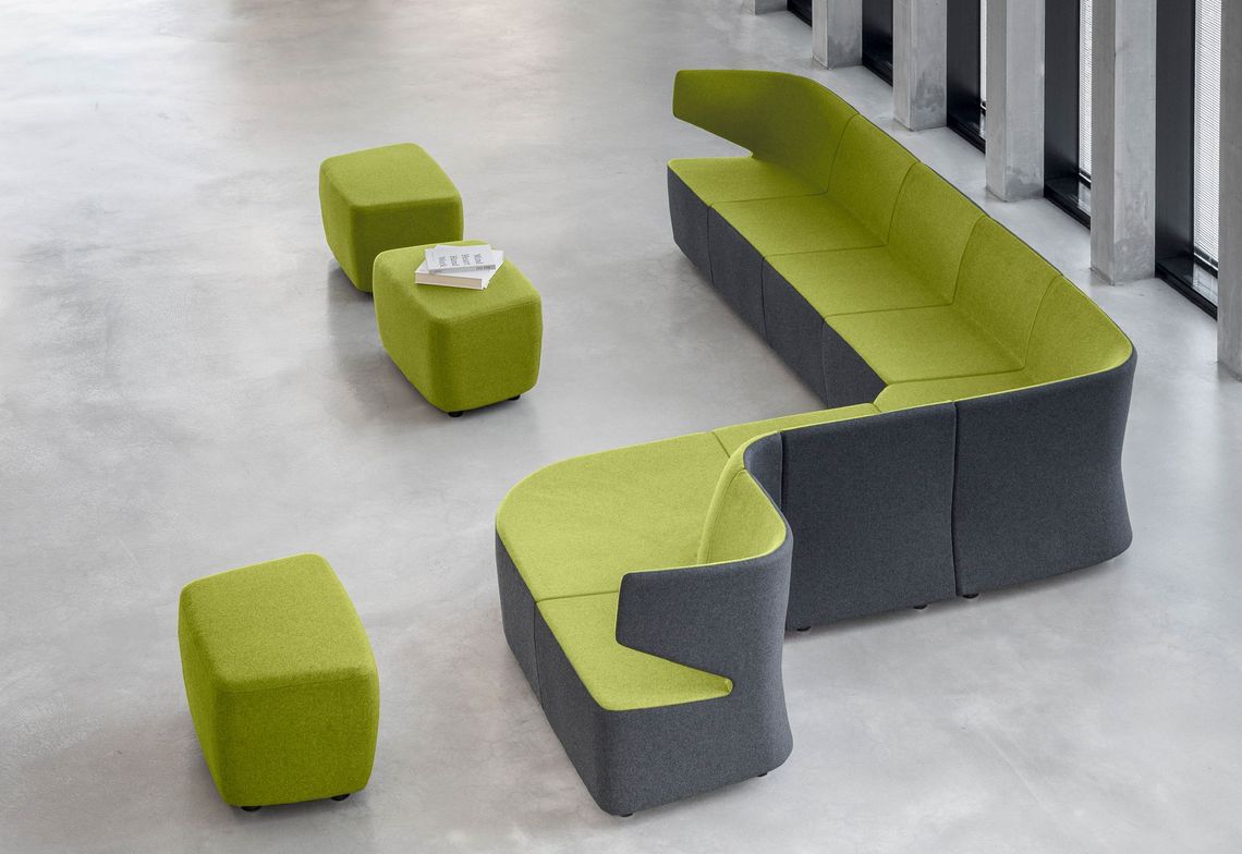 Loungemöbel Büro modular aufgebaut, zweifarbig gepolstert in grün und grau