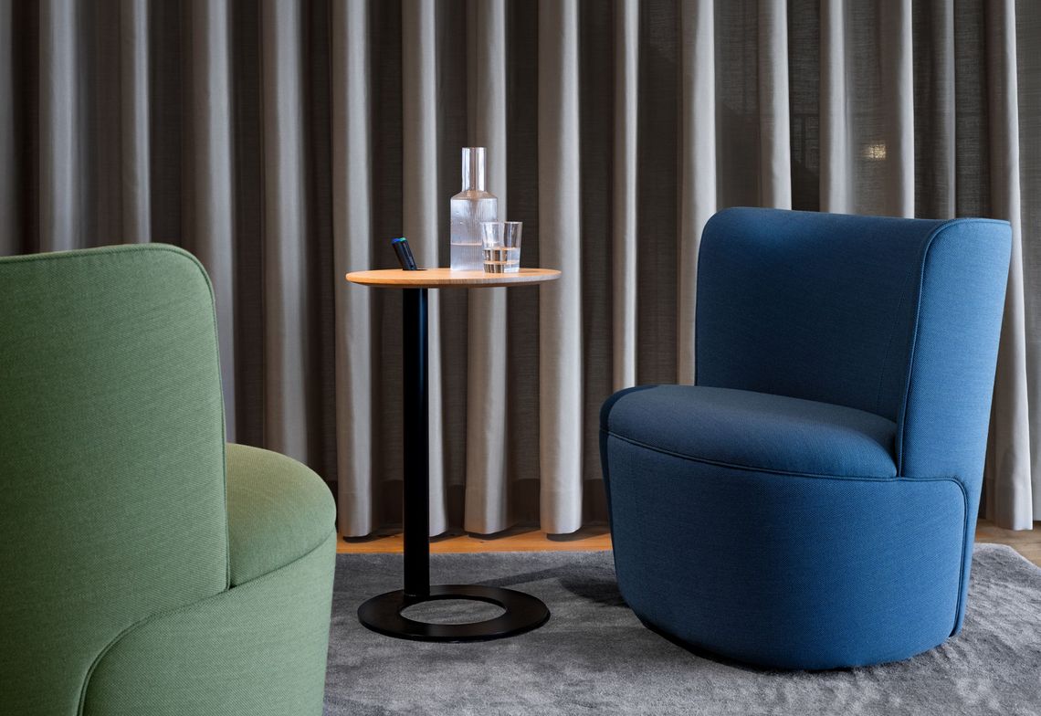 Beistelltisch Tala mit Behältnis für Schreibgeräte