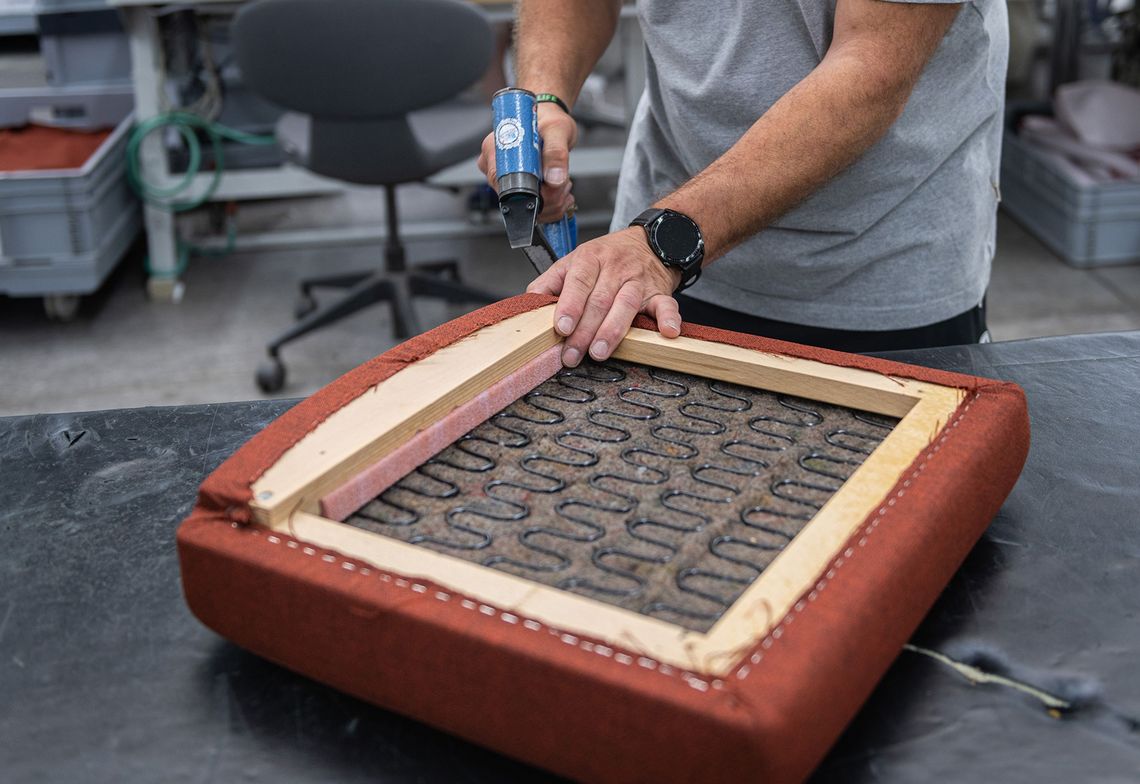 Nouvelle structure du rembourrage des sièges rabattables du manège