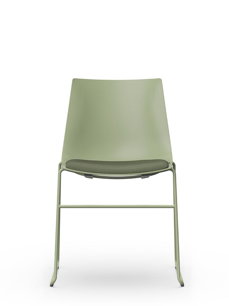 Nava Kufenstuhl in Birnengrün, Frontansicht