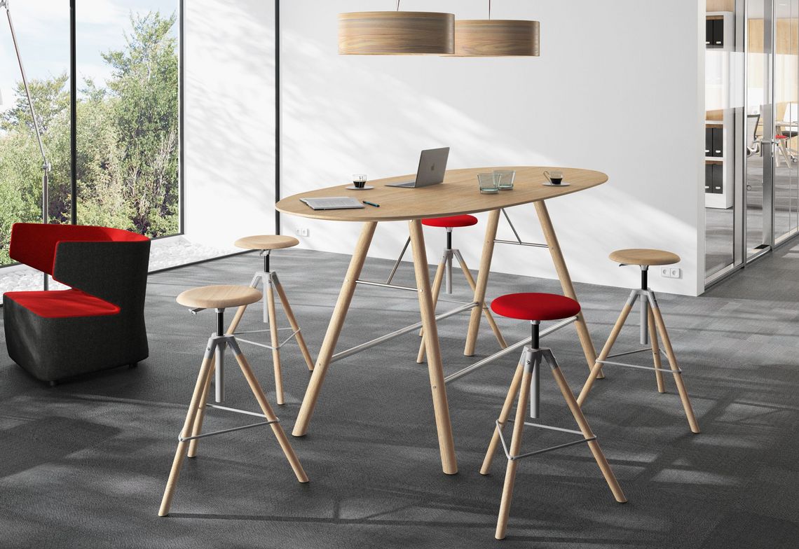 Polsterhocker hoch Holz Eiche, mit Sitzpolster in rot, am Konferenztisch hoch Akio high