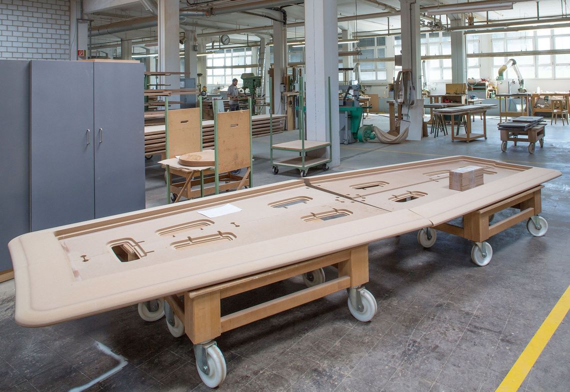 Sonderkonstruktion eines 20-Meter-Tisches