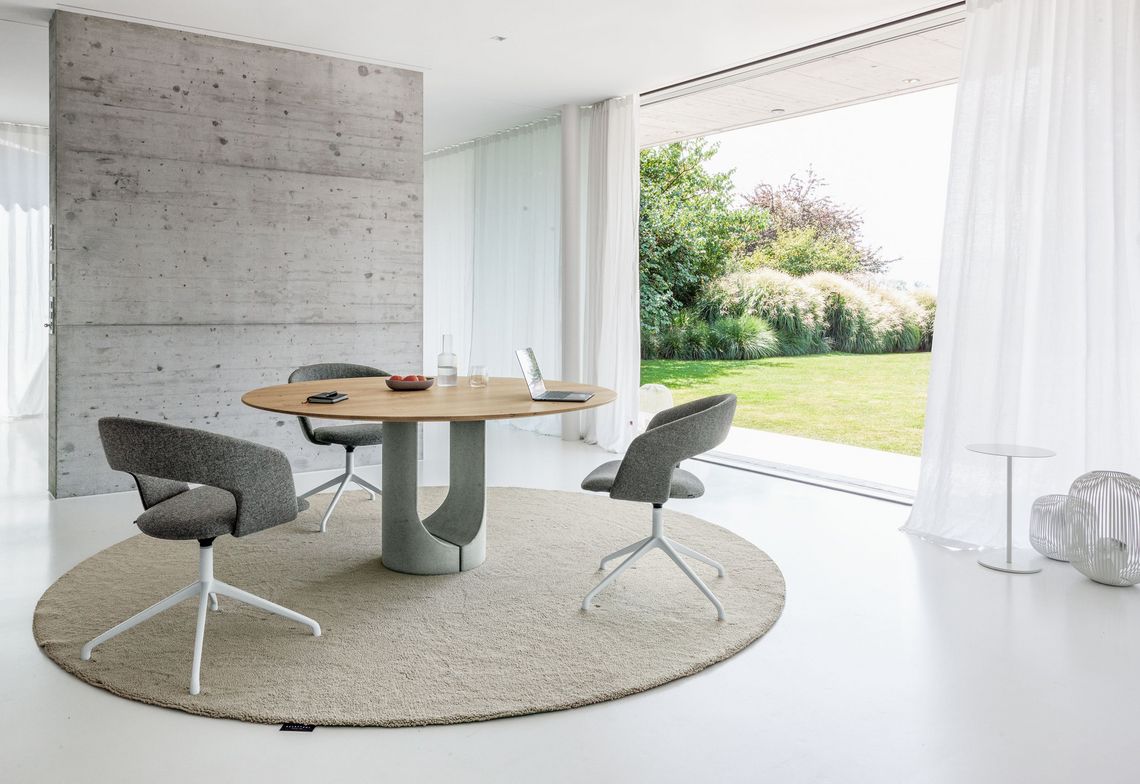 Esstischstuhl Calina mit Standardpolsterung und 4-Sternfuss in weiss