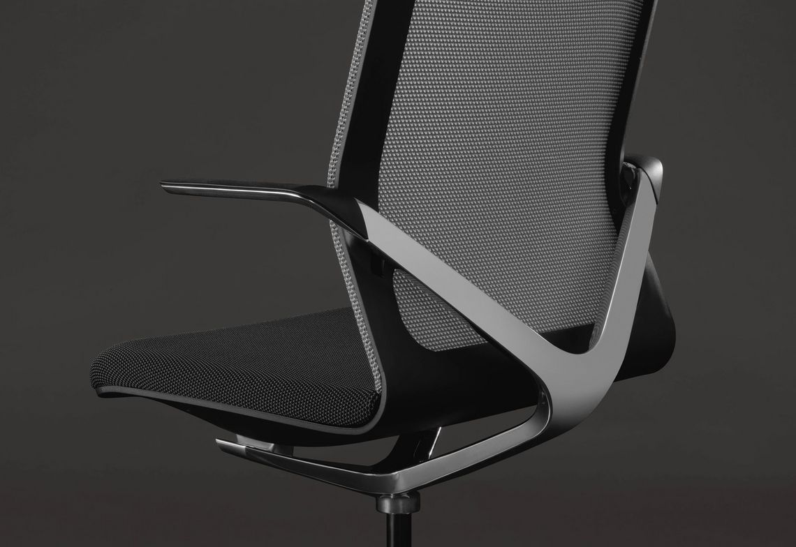 Schreibtischstuhl Linq mit Aluminium Trägerstruktur