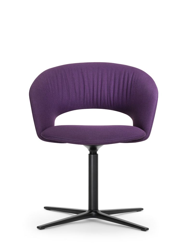 Frontansicht vom Esstischstuhl Calina mit schwarzem flachem Vierfussgestell, violett gepolstert