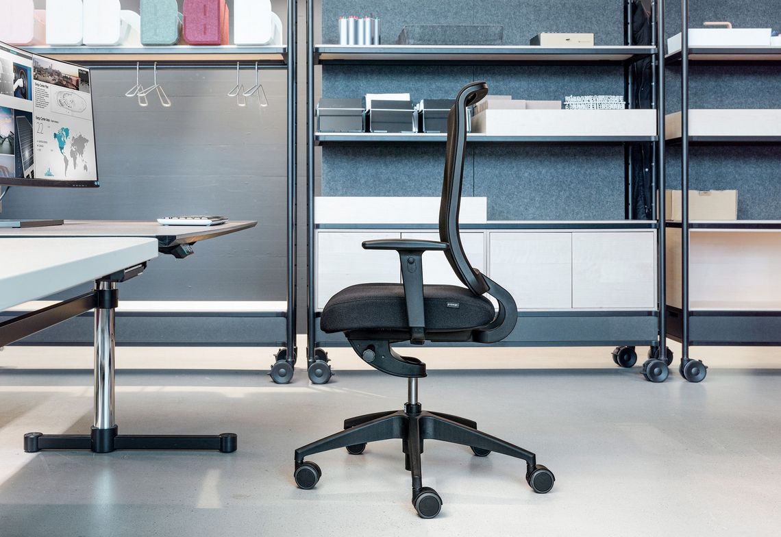 Bürostuhl Reflex am Arbeitsplatz, mit Sitz Komfortpolster