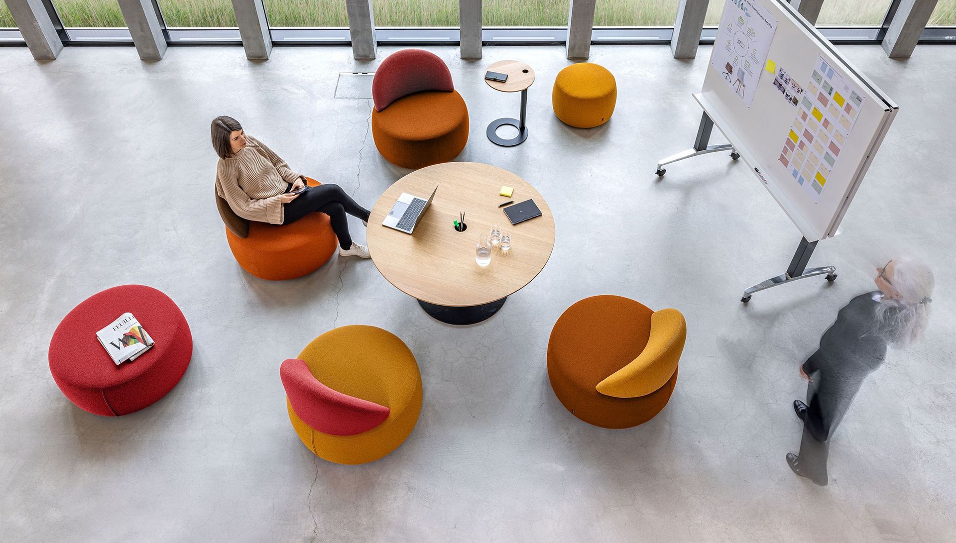 Incycle – soft seating programme with pouf elements > all-round ...