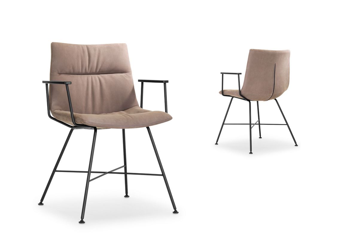 Vierbeinstuhl mit und ohne Armlehnen gepolstert, schwarzes Gestell