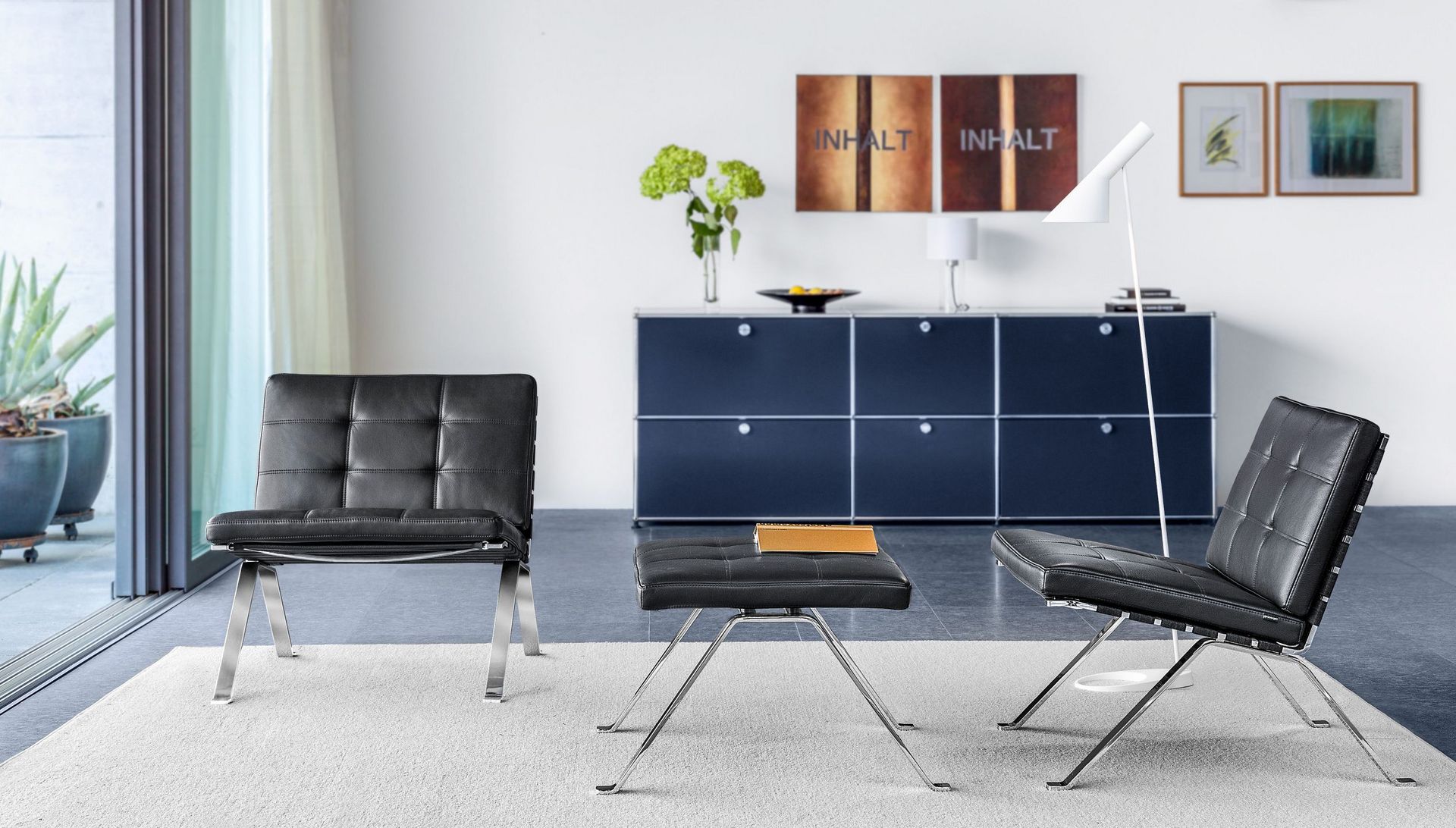 Modell 1600 Sessel und Hocker Zuhause