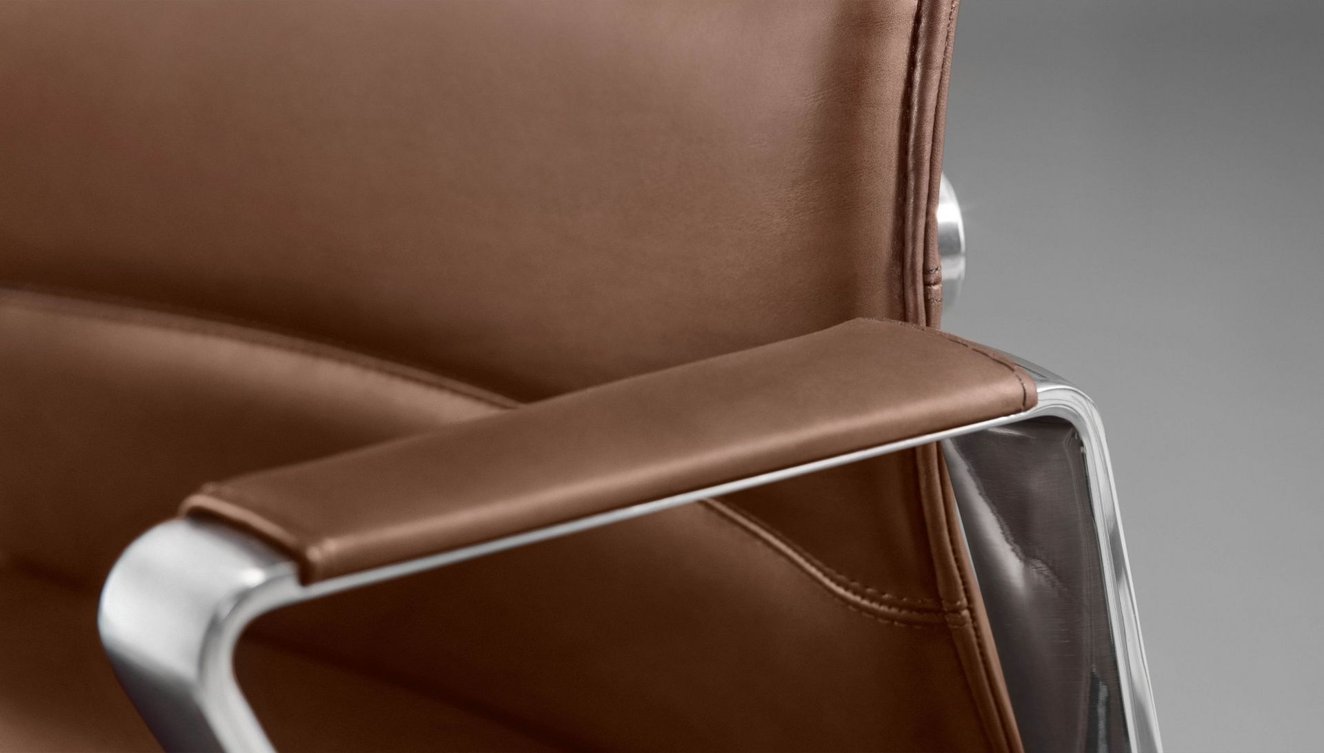 Diagon Executive mit Lederarmauflage