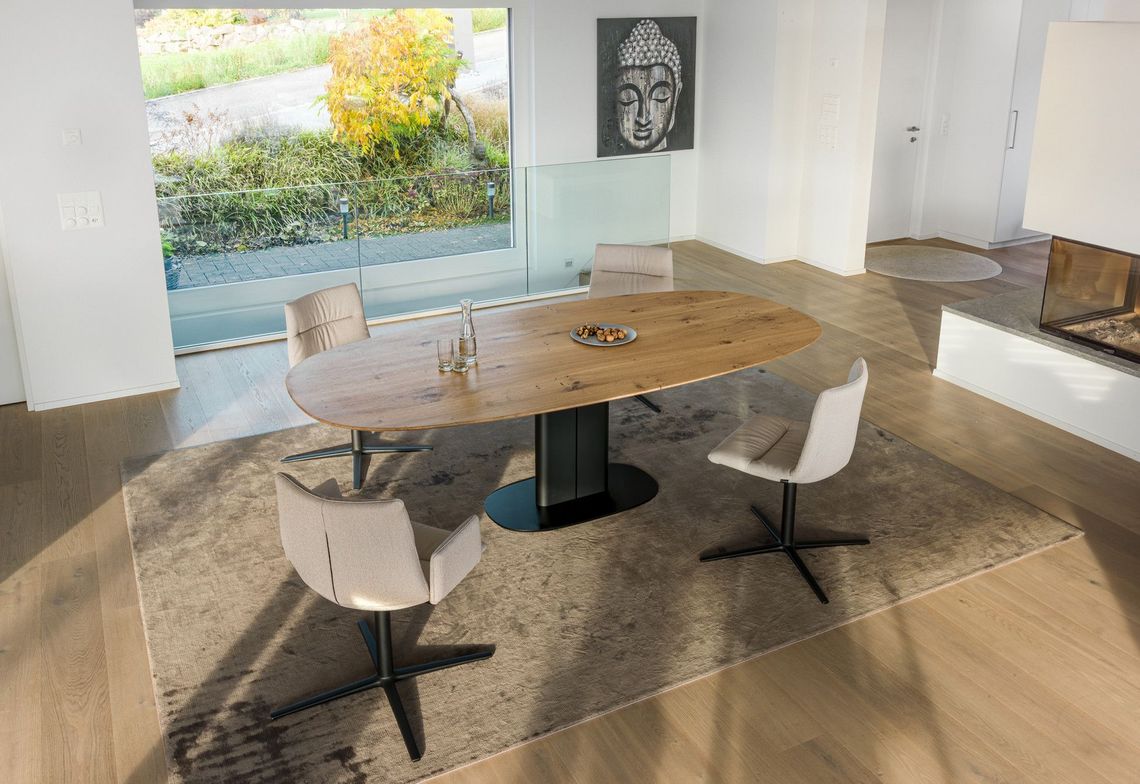 Esszimmerlösung bestehend aus Esstisch Amieta und Stuhl Marel