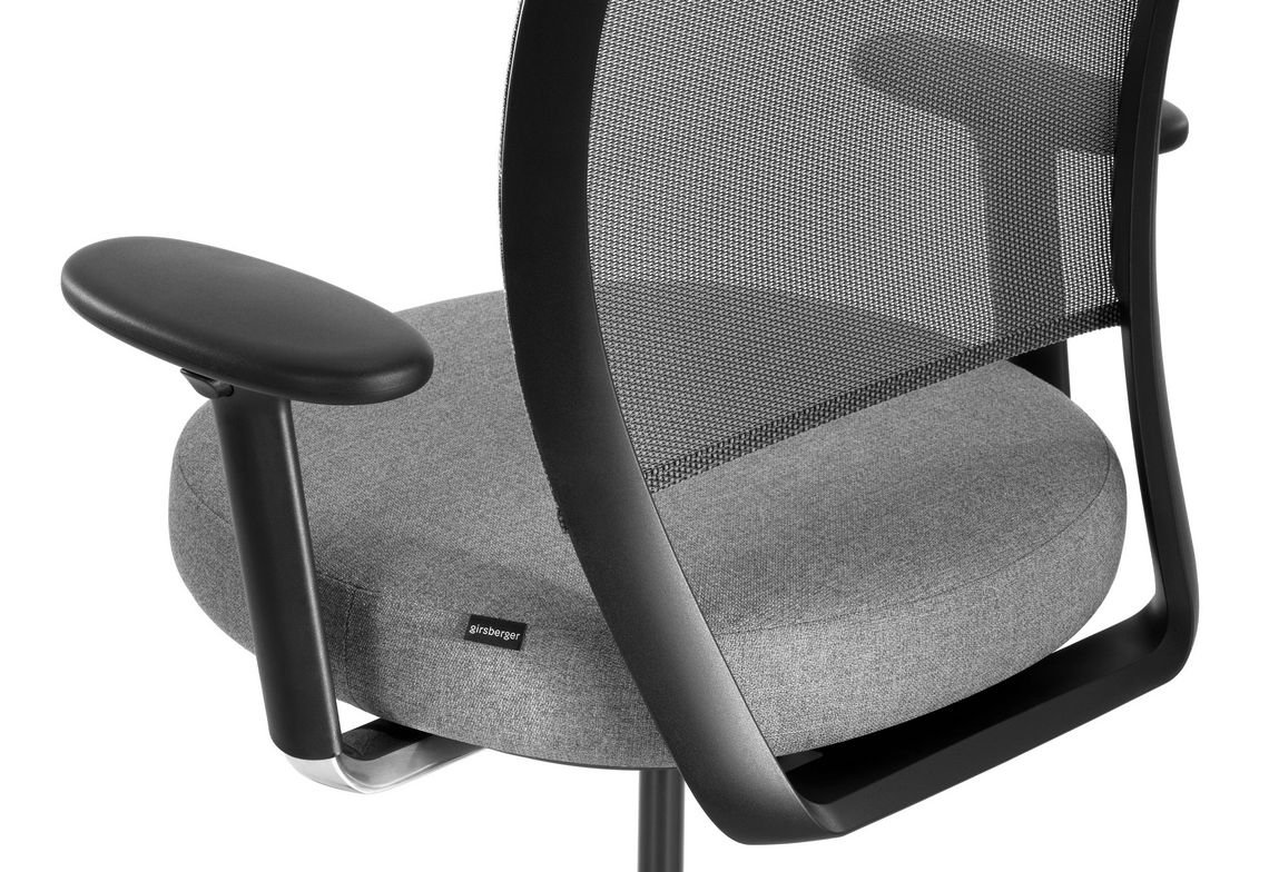 Nahaufnahme Bürostuhl Marva Net vom Rücken und den Armlehnen 