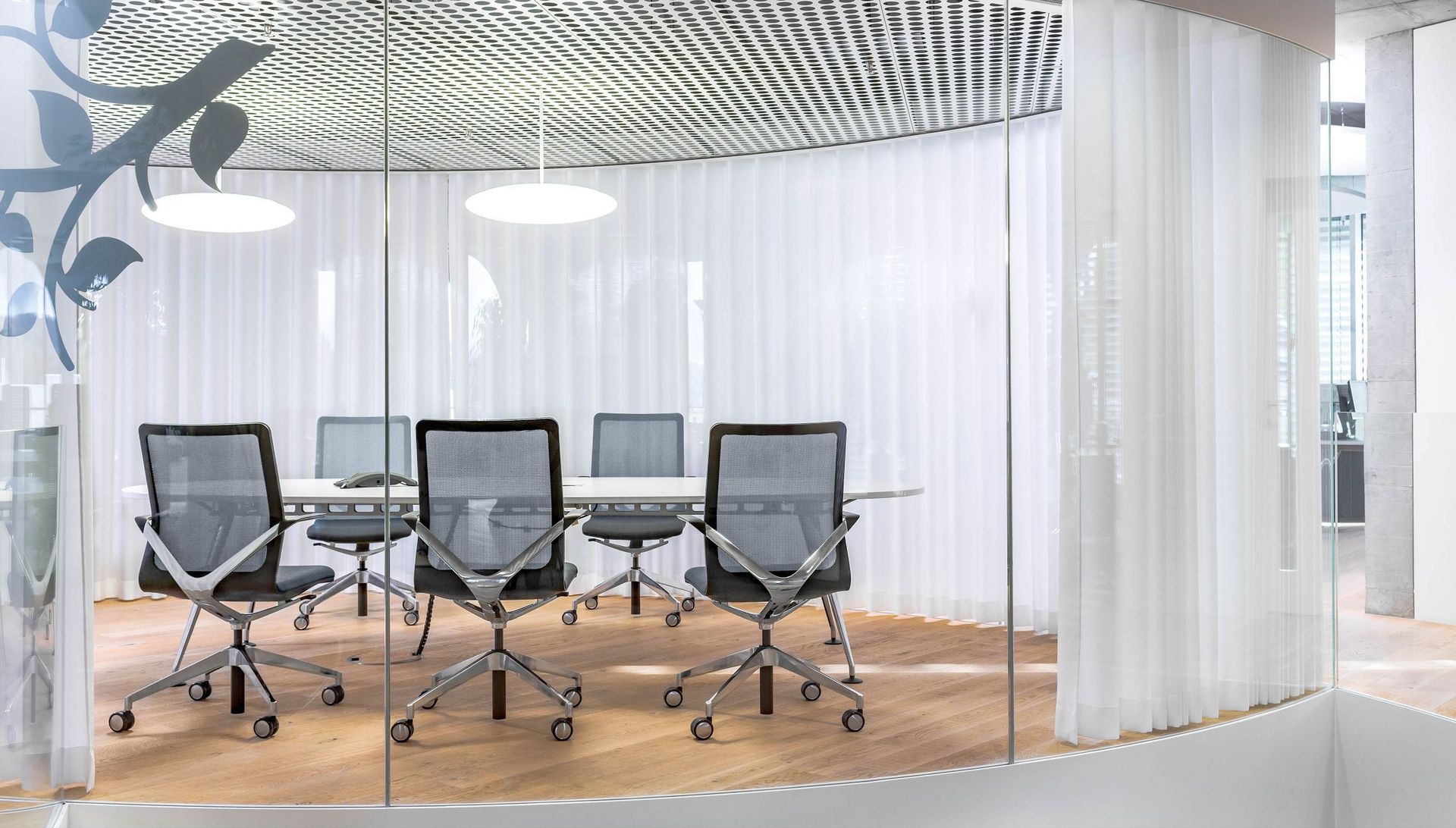 Konferenzstuhl Linq im Besprechungszimmer