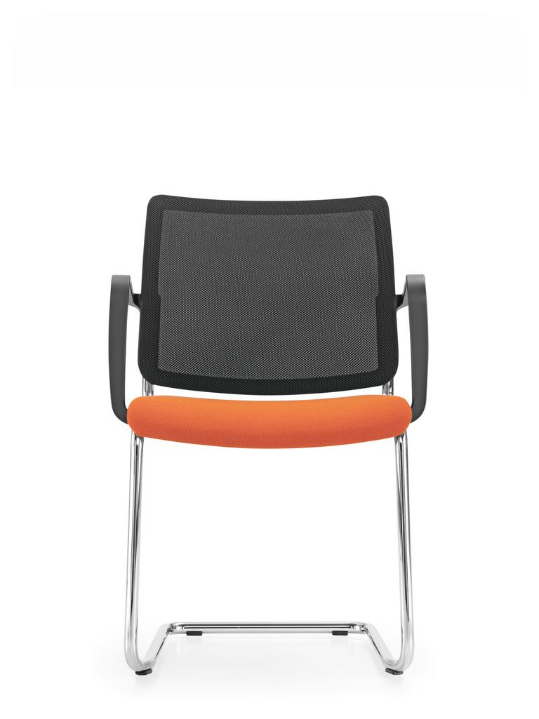 Yanos Freischwinger mit Armlehnen und schwarzem Netzrücken, Sitzpolster orange