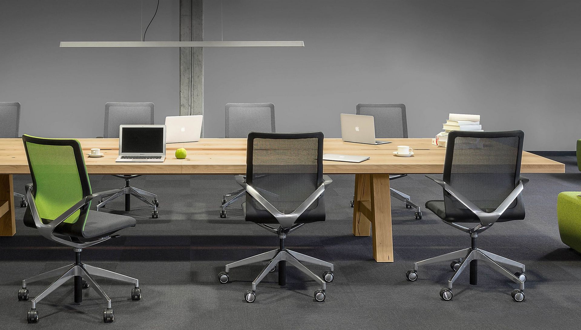 Schreibtischstuhl Linq an Projektarbeitsplätzen