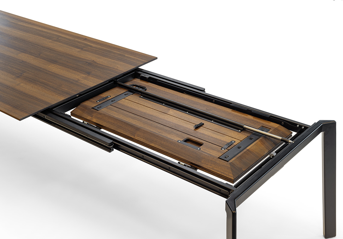Folding panel of the Liola extendable table